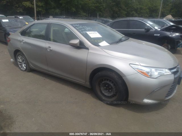 Toyota Camry (2015)