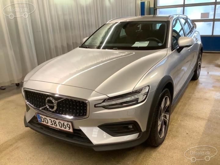 Volvo V60 cross country (2021)