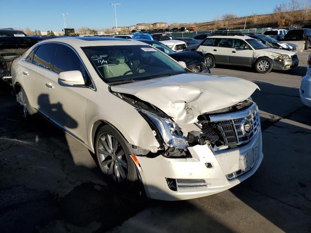 Cadillac Xts luxury (2013)