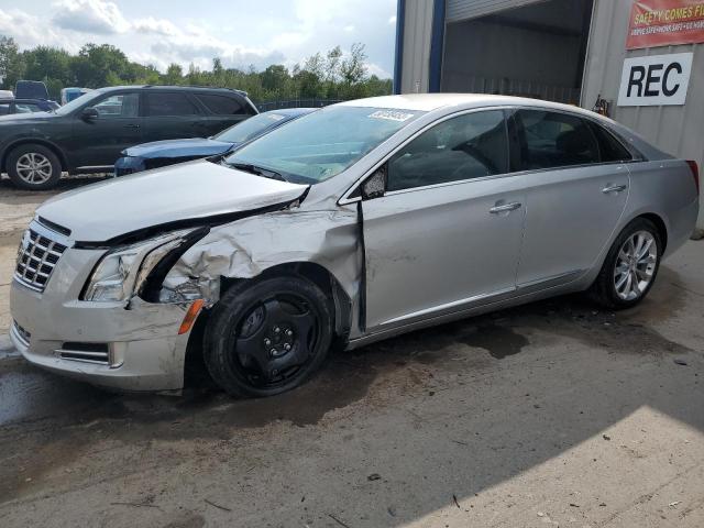 Cadillac Xts luxury (2013)