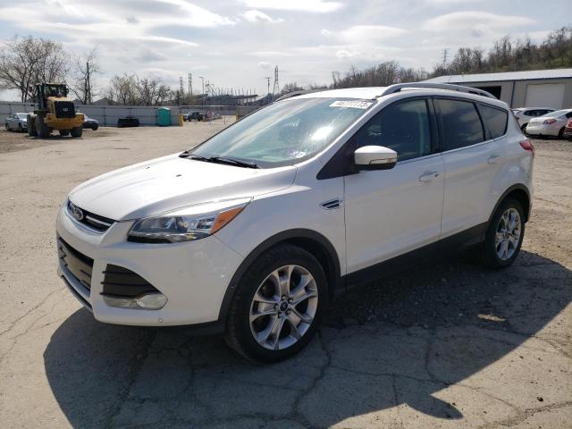 Ford Escape tit (2015)