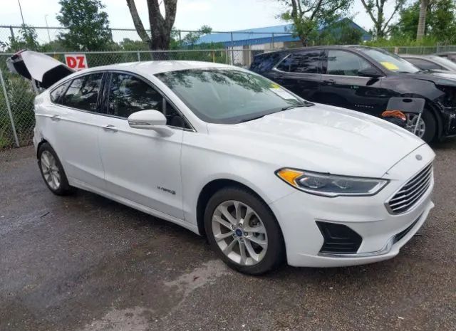 Ford Fusion hybrid (2019)