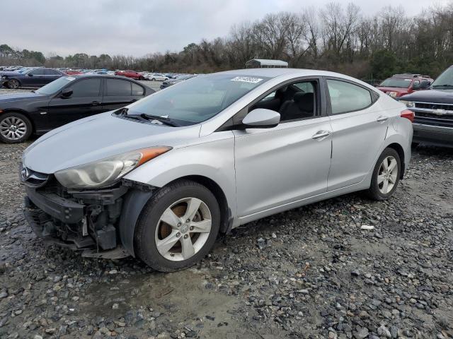 Hyundai Elantra gl (2012)