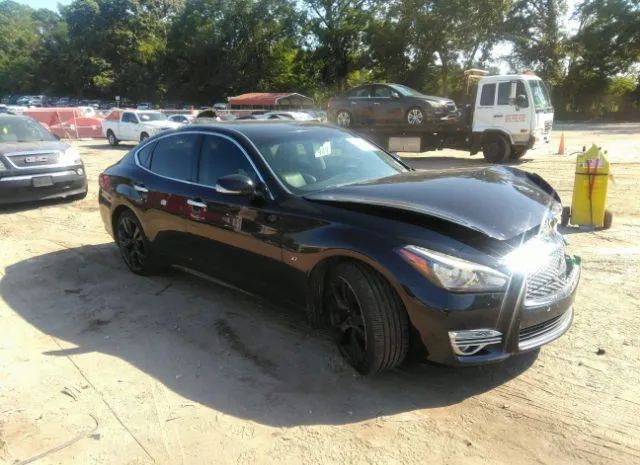 Infiniti Q70 (2015)
