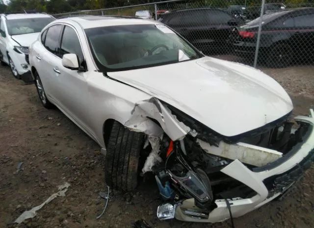 Infiniti Q70 (2015)