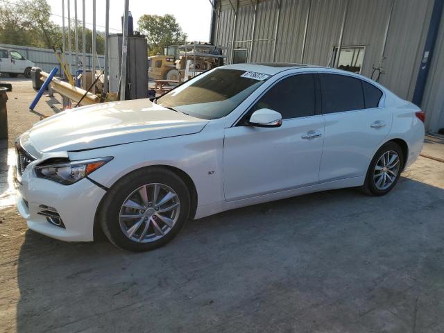 Infiniti Q50 base (2015)