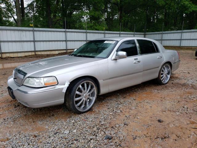 Lincoln Town car e (2004)