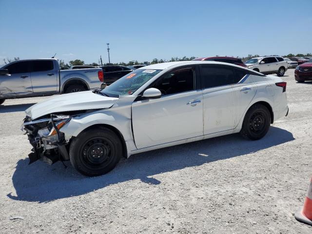 Nissan Altima s (2020)