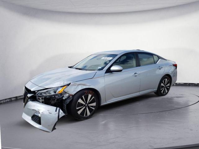 Nissan Altima sv (2022)