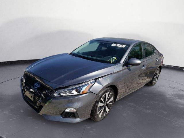 Nissan Altima sv (2022)