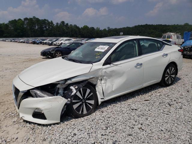 Nissan Altima sv (2022)