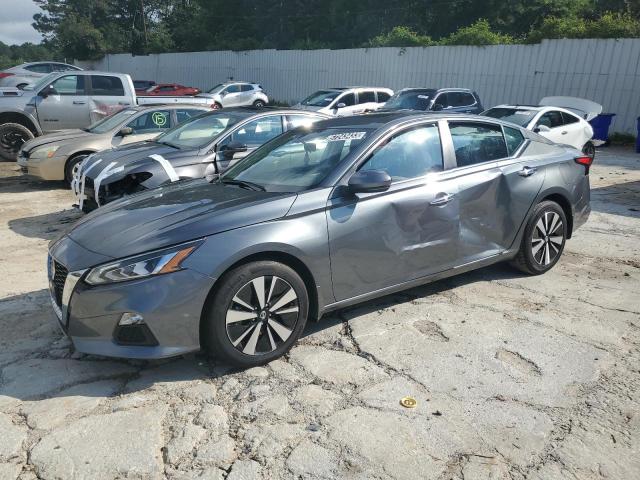 Nissan Altima sv (2022)