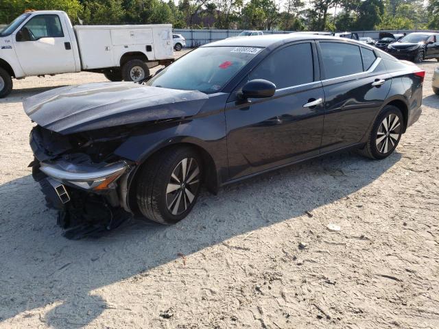 Nissan Altima sv (2021)
