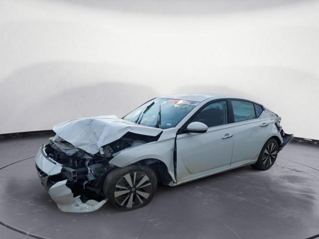 Nissan Altima sv (2022)