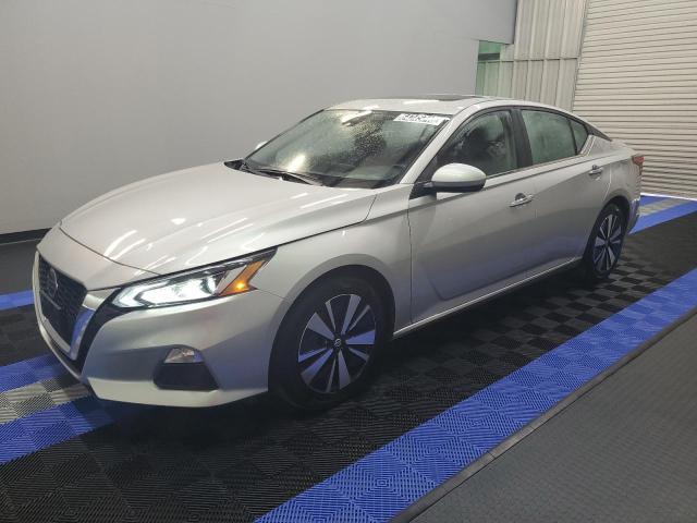 Nissan Altima sv (2022)