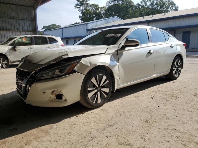 Nissan Altima sv (2022)