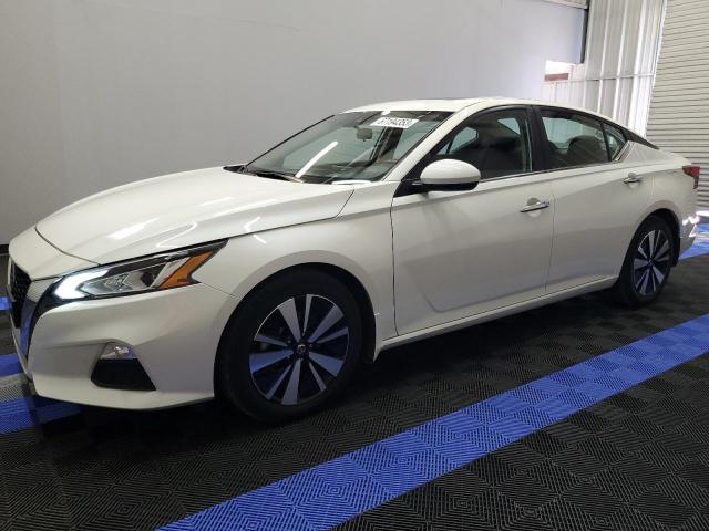 Nissan Altima sv (2022)