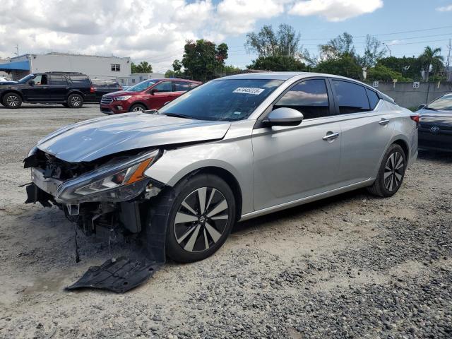 Nissan Altima sv (2022)