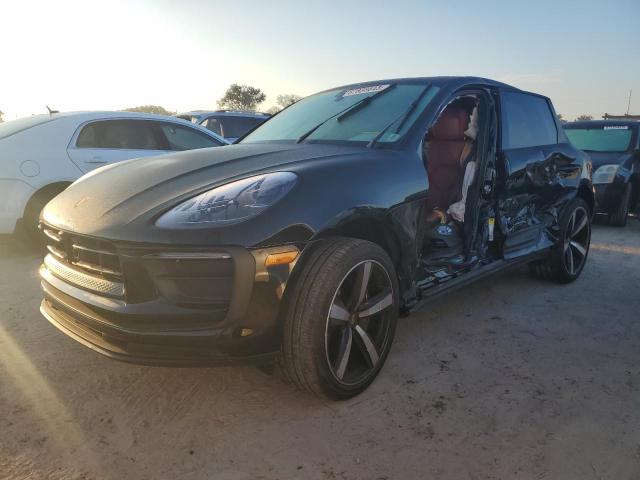 Porsche Macan base (2023)