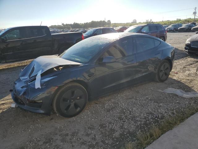 Tesla Model 3 (2022)