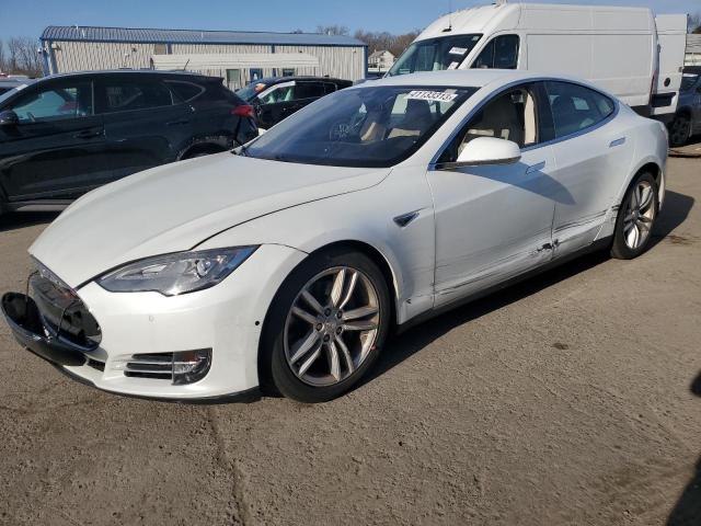 Tesla Model s (2015)