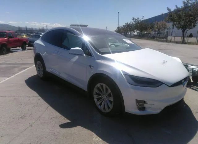 Tesla Model x (2021)