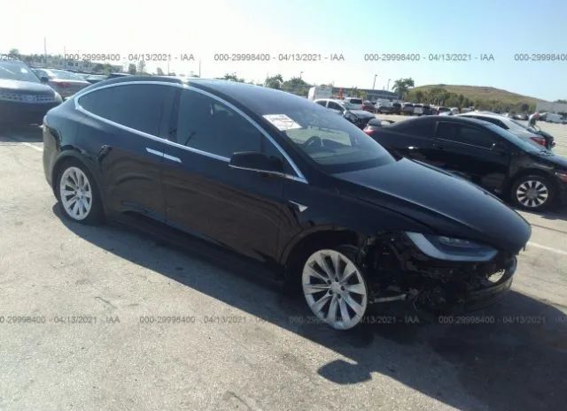 Tesla Model x (2021)