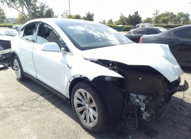 Tesla Model x (2020)