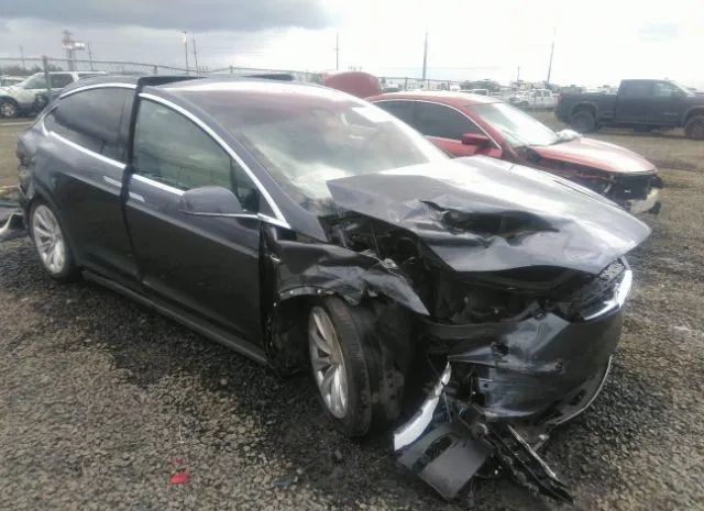 Tesla Model x (2021)