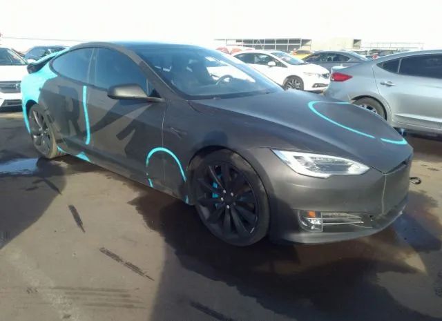 Tesla Model s (2017)