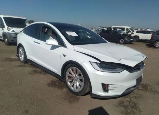 Tesla Model x (2020)