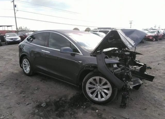 Tesla Model x (2020)