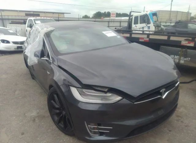 Tesla Model x (2020)