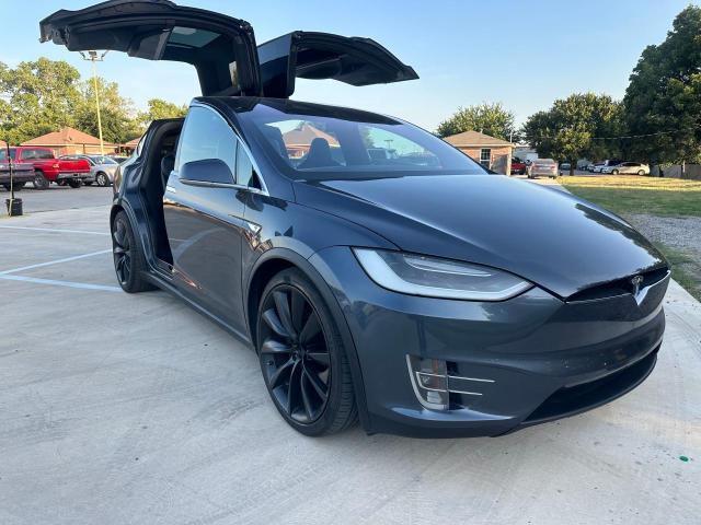 Tesla Model x (2016)
