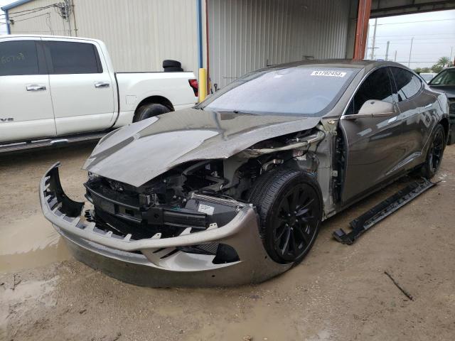 Tesla Model s (2016)