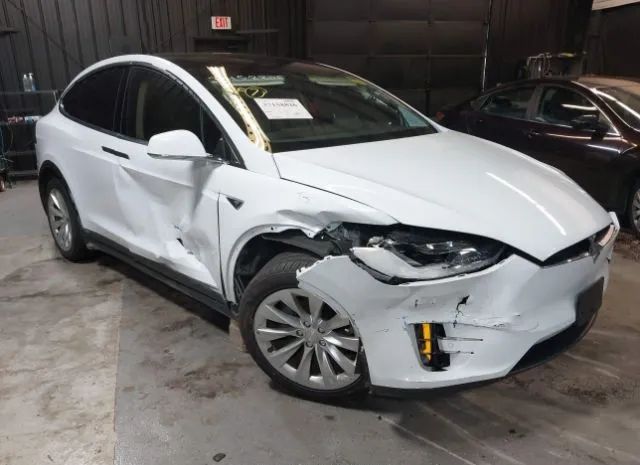 Tesla Model x (2016)