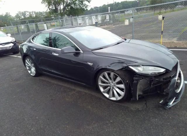 Tesla Model s (2015)