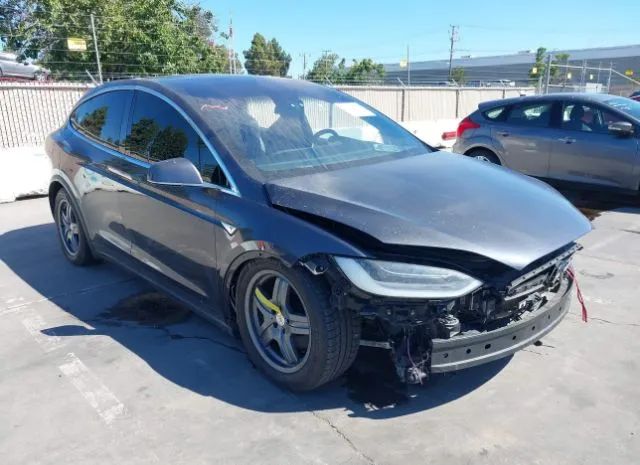 Tesla Model x (2016)