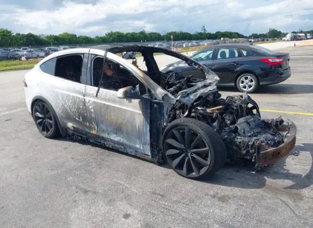 Tesla Model x (2020)