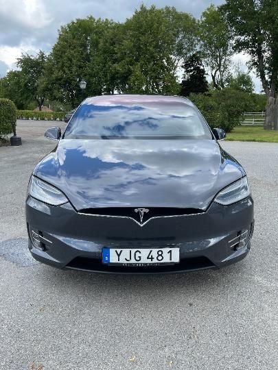 Tesla Model x (2017)