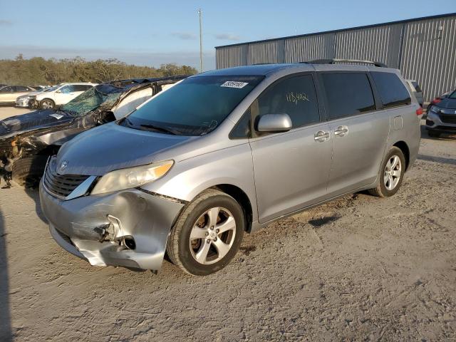 Toyota Sienna bas (2011)