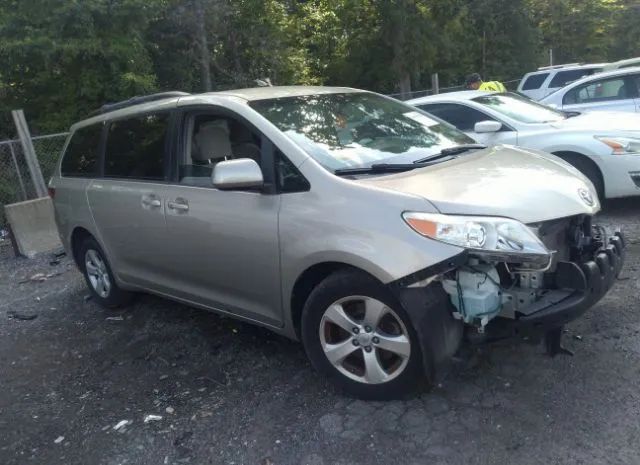 Toyota Sienna (2015)
