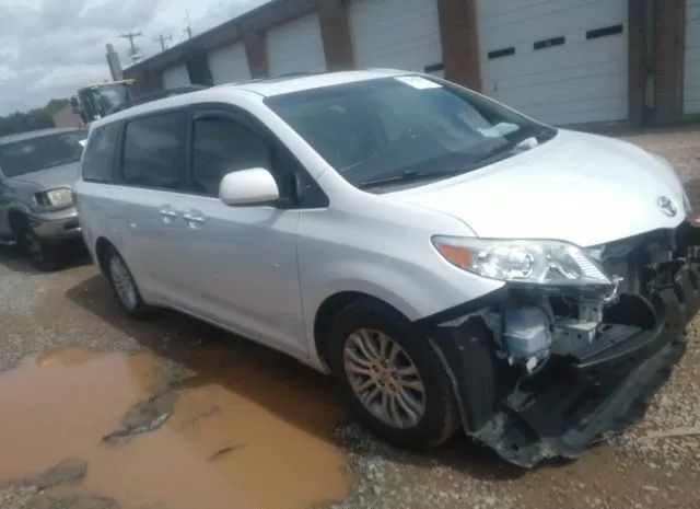 Toyota Sienna (2015)
