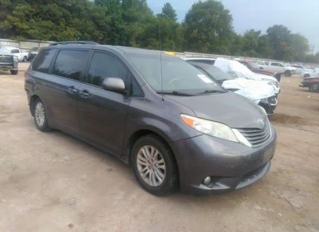 Toyota Sienna (2013)