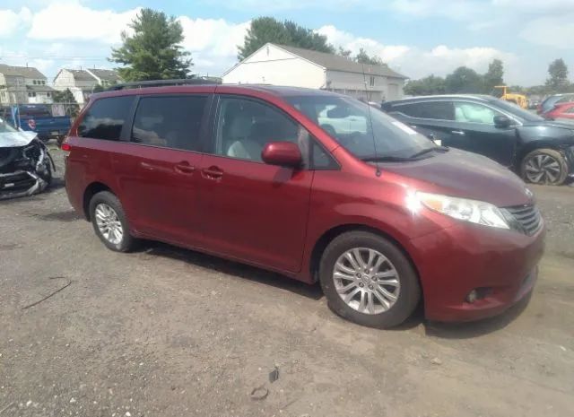 Toyota Sienna (2012)