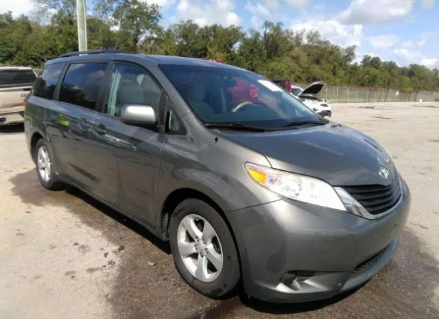 Toyota Sienna (2011)
