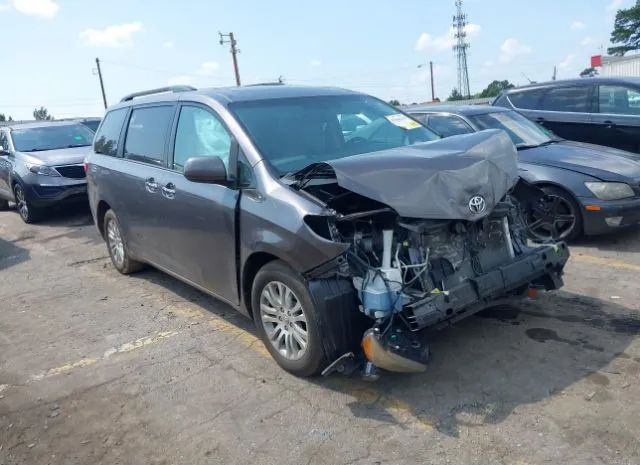 Toyota Sienna (2016)