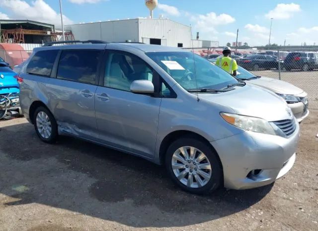Toyota Sienna (2012)