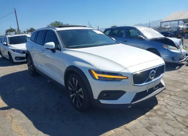 Volvo V60 cross country (2021)