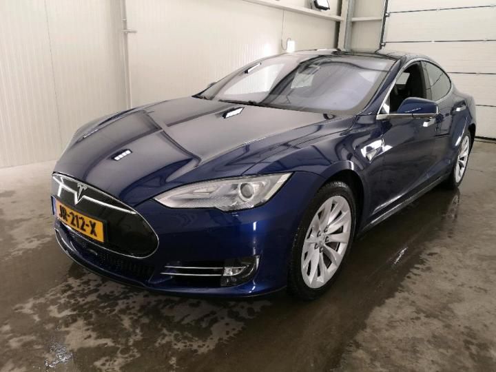 Tesla Model (2016)